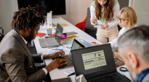 Como buscar o funcionário ideal para sua empresa em 5 dicas 1 Um processo de seleção eficaz de funcionário ideal, reduz a rotatividade de funcionários na sua empresa.