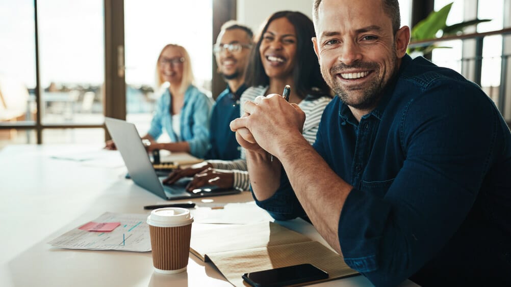 Transforme seu dia de trabalho: 5 estratégias para aumentar sua felicidade no escritório 1 Transforme seu dia de trabalho