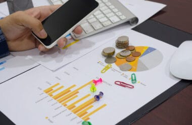 Análise de Investimentos: Comparando os Retornos entre Imóveis e Renda Fixa