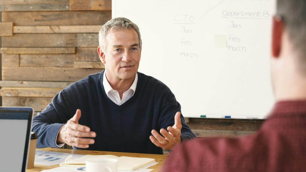 Gerenciando Críticas no Mundo dos Negócios 1 Gerenciando Criticas no Mundo dos Negocios 2