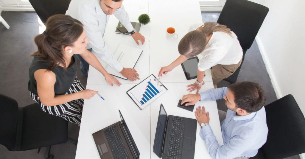 A Jornada Continua de Aperfeicoamento e Inovacao em Areas de Expertise