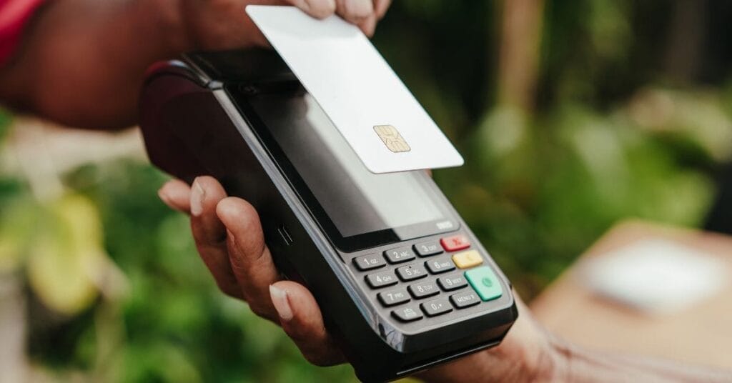 Cartao de Credito Impacto da Limitacao de Parcelas Sem Juros no Consumo Brasileiro