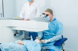 Médico Condenado a Indenizar Paciente por Perda de Visão Após Cirurgia