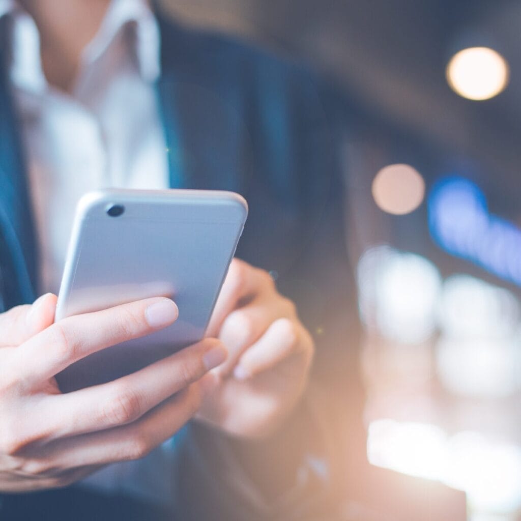Um Caso de Indenizacao por Uso de Celular Particular