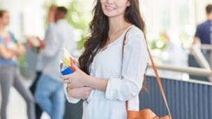 Calouro pode pagar mais do que veterano, desde que faculdade prove aumento de custos