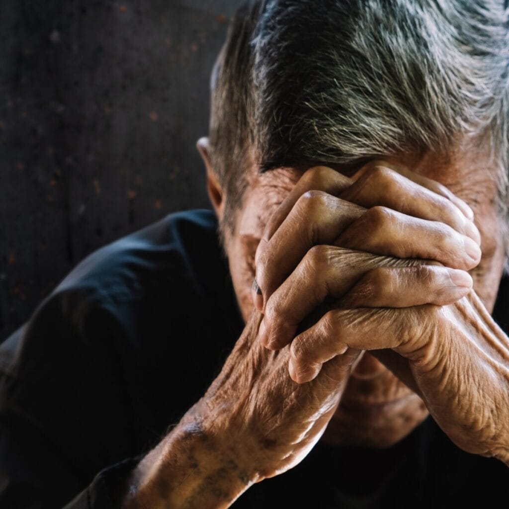 Discriminacao por Idade Reverte Justa Causa e Gera Indenizacao