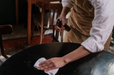 Garçonete Não Consegue Provar Conluio Entre Advogado e Empresa em Acordo Extrajudicial