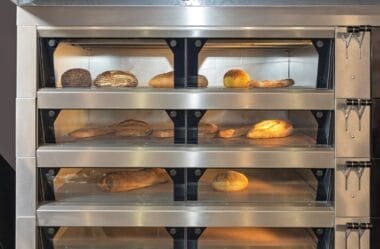 Justiça do Trabalho Condena Padaria por Explosão de Forno que Feriu Gerente de Produção