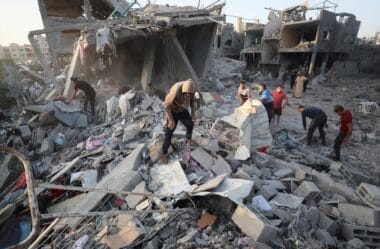 Israel intensifica bombardeios em Gaza e deixa 70 mortos | Mundo