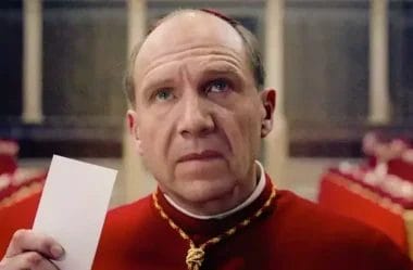 Jogos Vorazes terá Ralph Fiennes como Presidente Snow