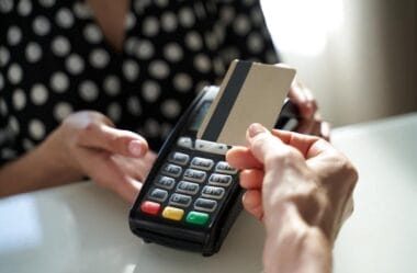 Empresa é condenada por violência de gênero contra operadora de caixa