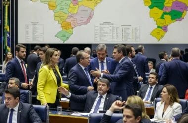 Reforma Tributária 2026: O Caos se Instala! Estados Brasileiros Divergem Fortemente sobre a Inclusão de IBS/CBS na Base do ICMS.